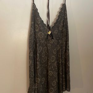 FREEPEOPLE HALTER WITH STRAPS BRAND NEW SIZE LARGE